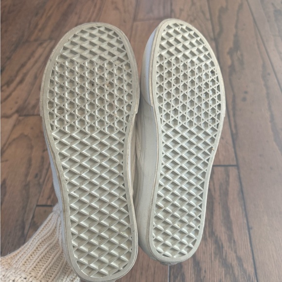 Women’s White Slip on Vans. Size 8. - Picture 5 of 6